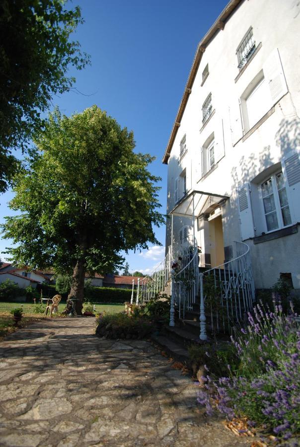 Maison De Retraite Vertaizon エクステリア 写真