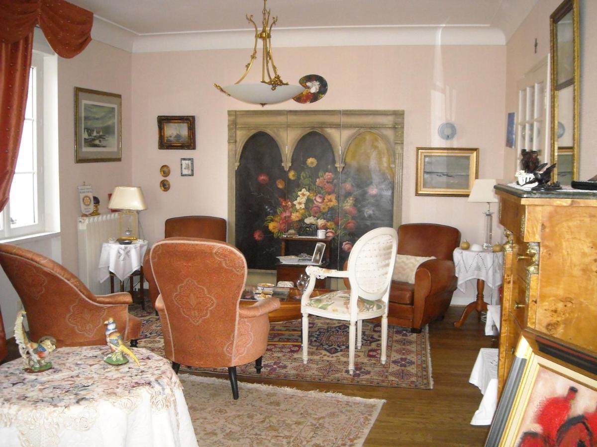 Maison De Retraite Vertaizon エクステリア 写真