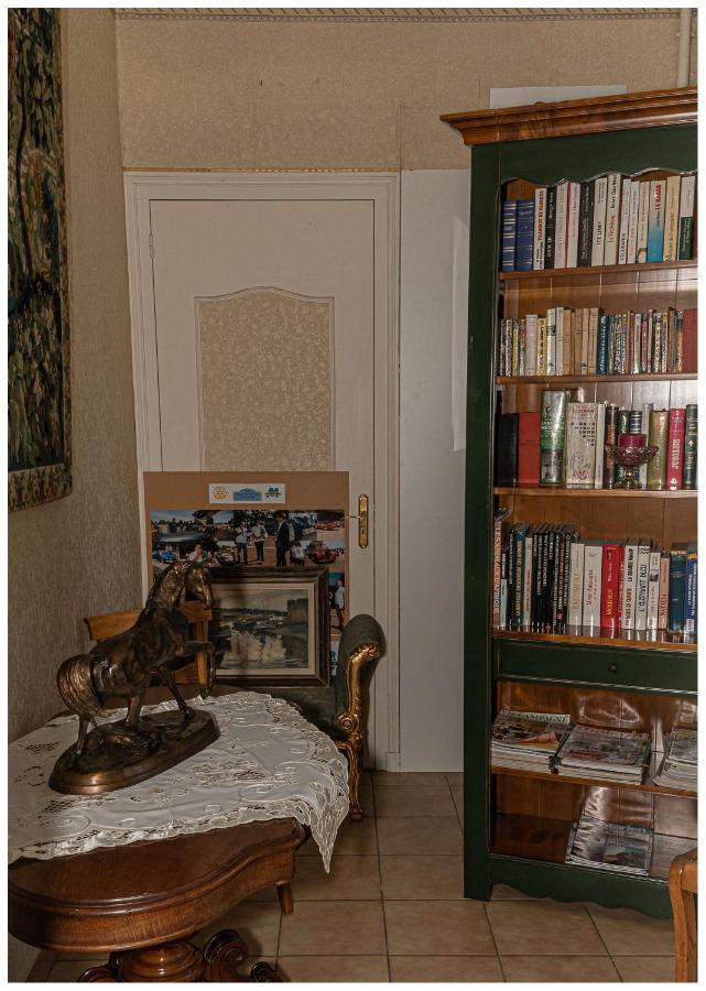 Maison De Retraite Vertaizon エクステリア 写真